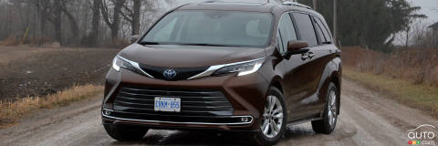 2021 Toyota Sienna First Drive: The Minivan Hybrid Arms Race Is On